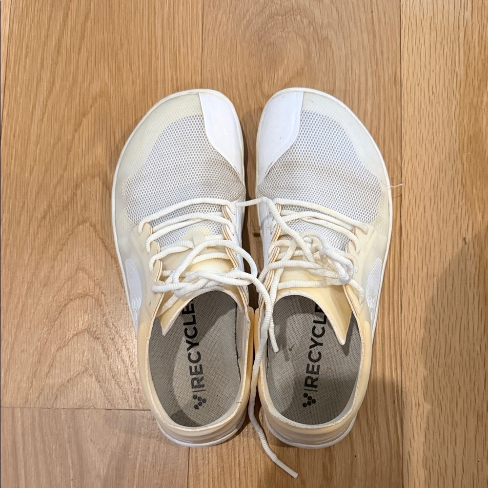 VIVO Barefoot White and Cream Athletic Shoes